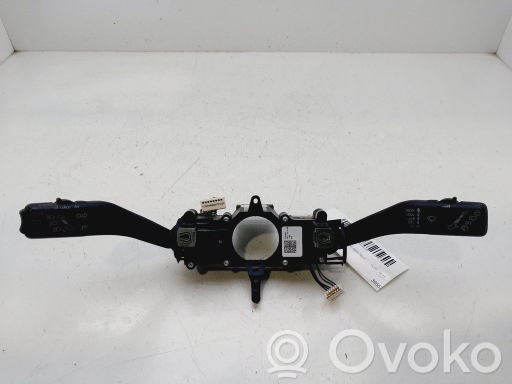 Volkswagen Tiguan Butoane/comutatoare pe volan 