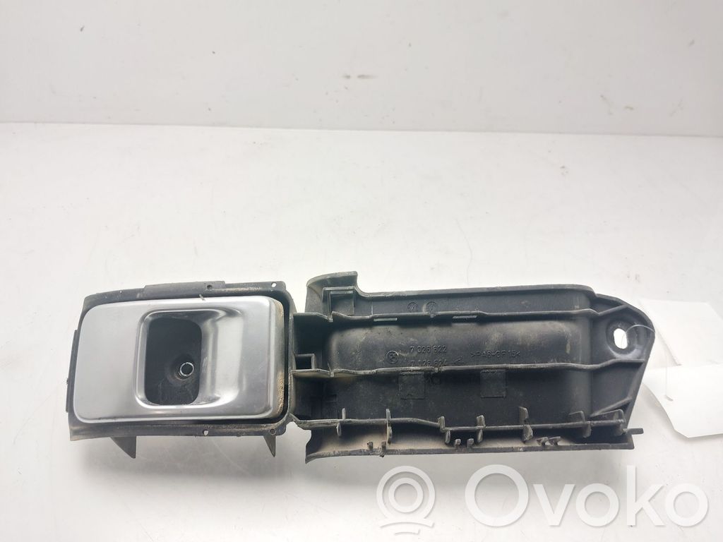 Manecilla interna puerta trasera   7026622
