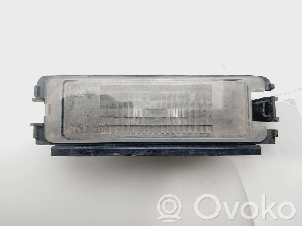 Dacia Sandero Lampa oświetlenia tylnej tablicy rejestracyjnej 