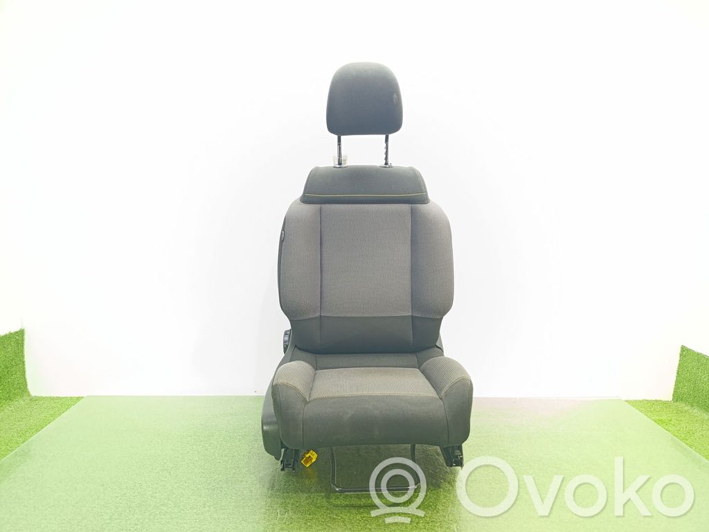 Citroen C3 Etumatkustajan istuin 