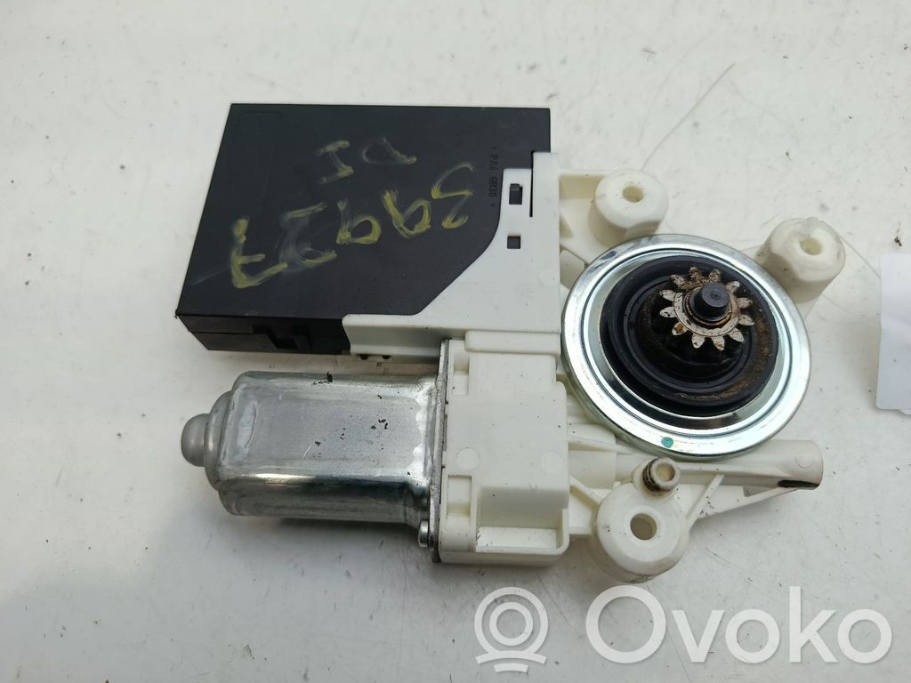Volvo S40, V40 Motor del regulador de la ventanilla de la puerta delantera