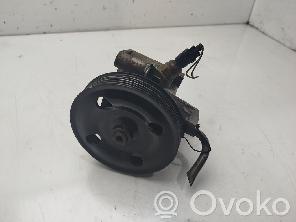Ford Focus Ohjaustehostimen pumppu 