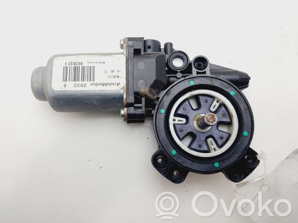 Nissan Qashqai Silnik regulatora szyby drzwi przednich 