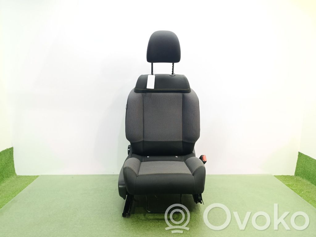 Citroen C3 Etumatkustajan istuin 