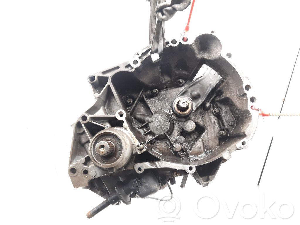 Renault Clio II Manual 5 speed gearbox 