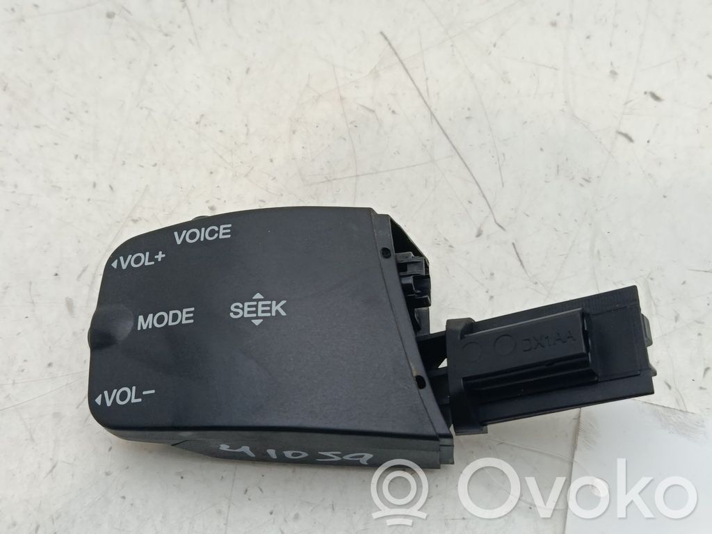 Interruptor de control multifunción   3M5T14K147BE