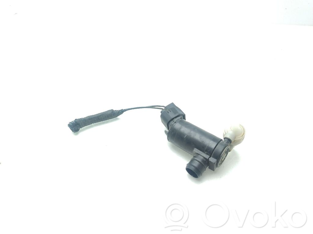 SsangYong Tivoli Windscreen/windshield washer pump 