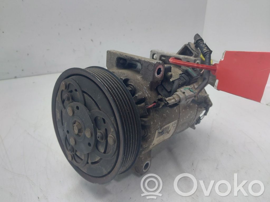 Compressore aria condizionata (A/C) (pompa)   926008582R