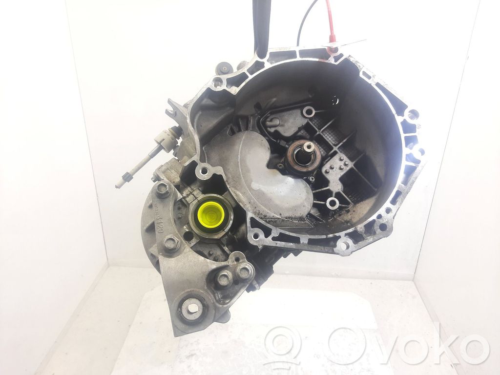 Opel Astra K Boîte de vitesses manuelle à 5 vitesses