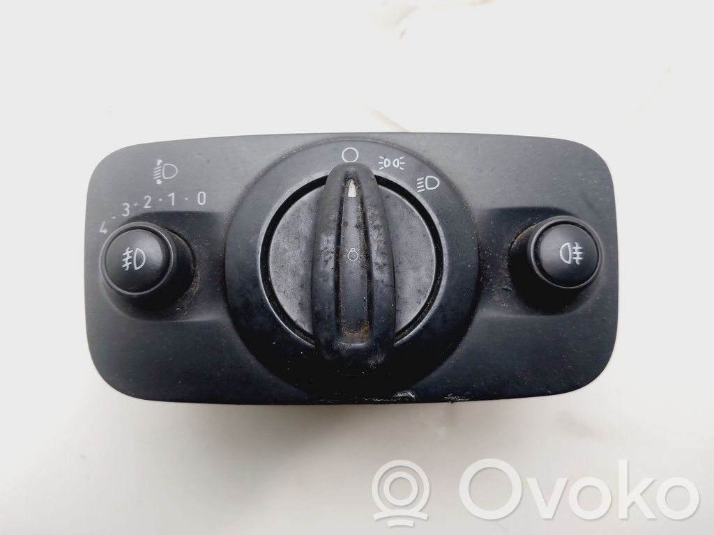 Lichtschalter   8A6T13A024BB