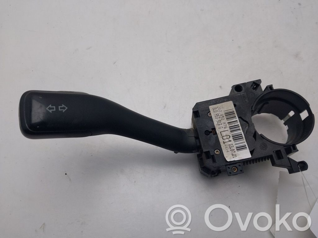 Suuntavilkun vipu   8L0953513G