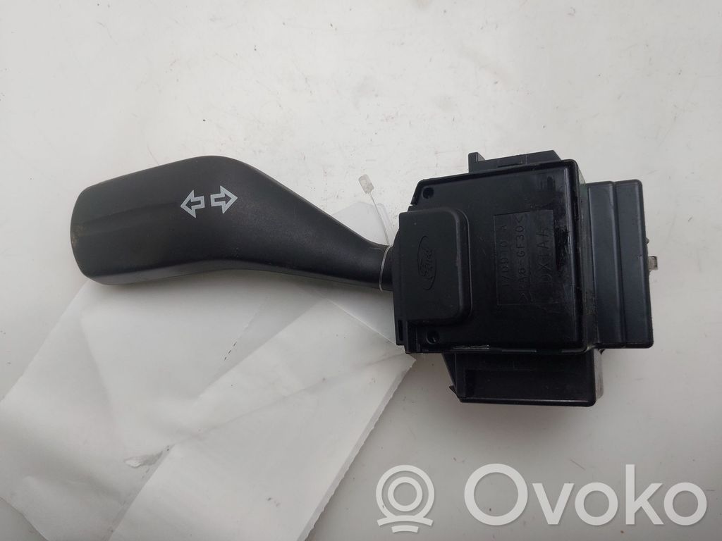 Suuntavilkun vipu   4M5T13335AD