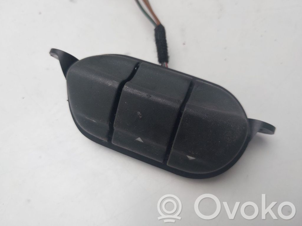 Opel Omega B2 Mando de control del sonido 
