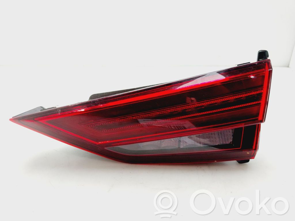 Audi A3 S3 8V Lampy tylnej klapy bagażnika 