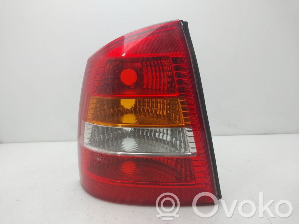 Opel Astra G Aizmugurējais lukturis virsbūvē 