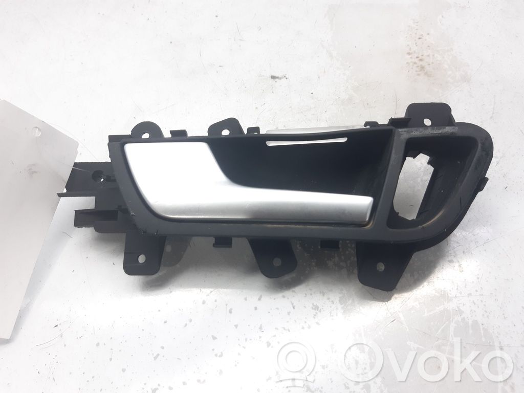 Manecilla interna puerta delantera   8K0837019F