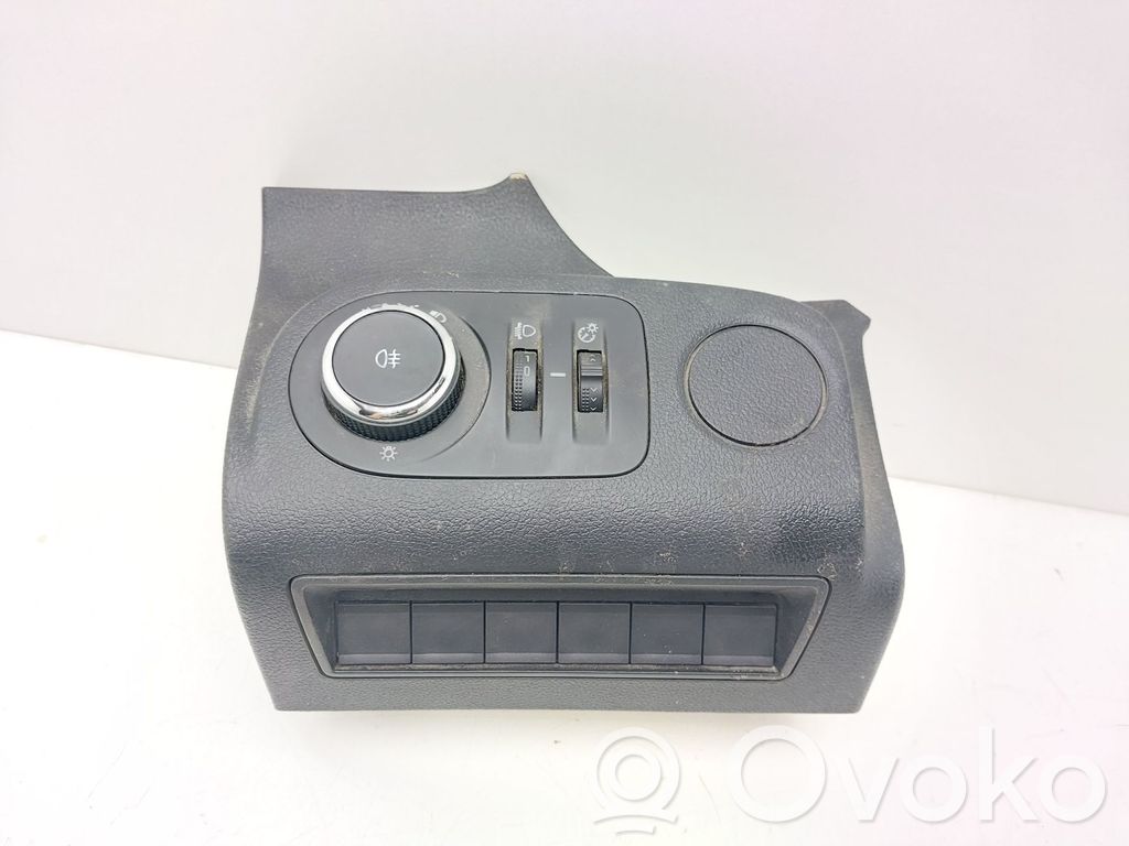 Opel Combo E Light switch 