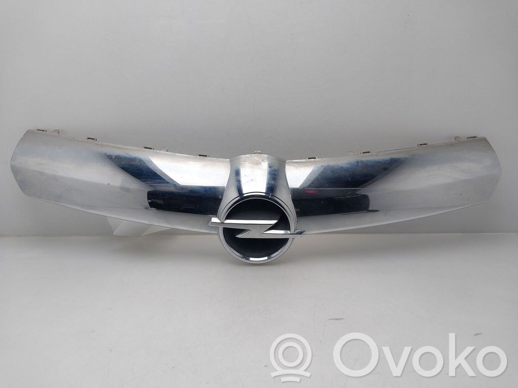 Opel Corsa D Etusäleikkö 