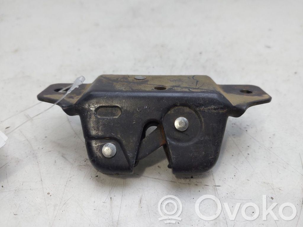 Peugeot 406 Tailgate lock latch 