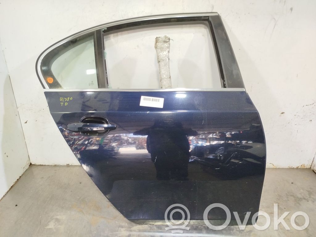 Aizmugurējās durvis   41009631832