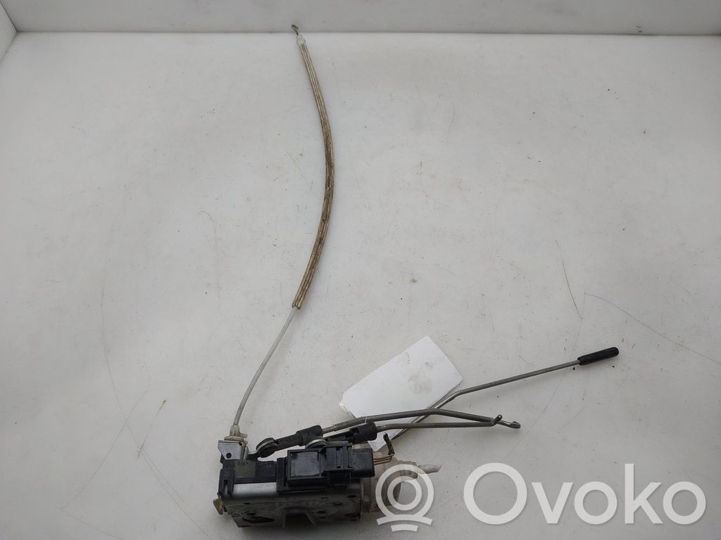 Audi A4 S4 B5 8D Etuoven lukko 