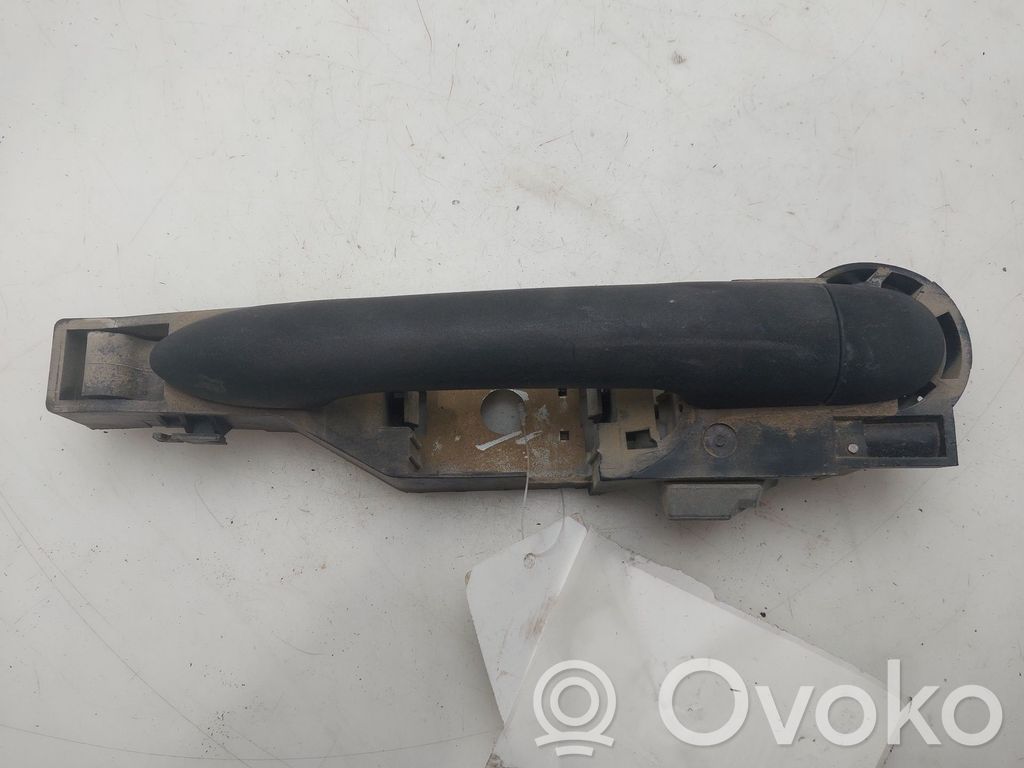 Renault Clio III Manecilla externa puerta trasera 
