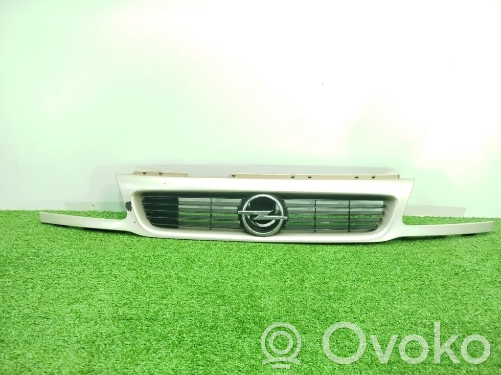 Opel Astra F Atrapa chłodnicy / Grill 