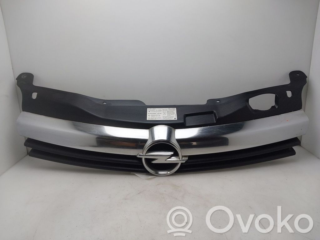 Opel Astra H Etusäleikkö 