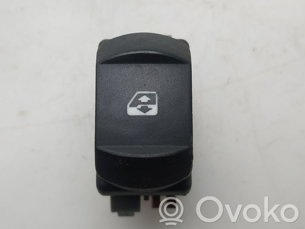 Renault Clio III Electric window control switch 