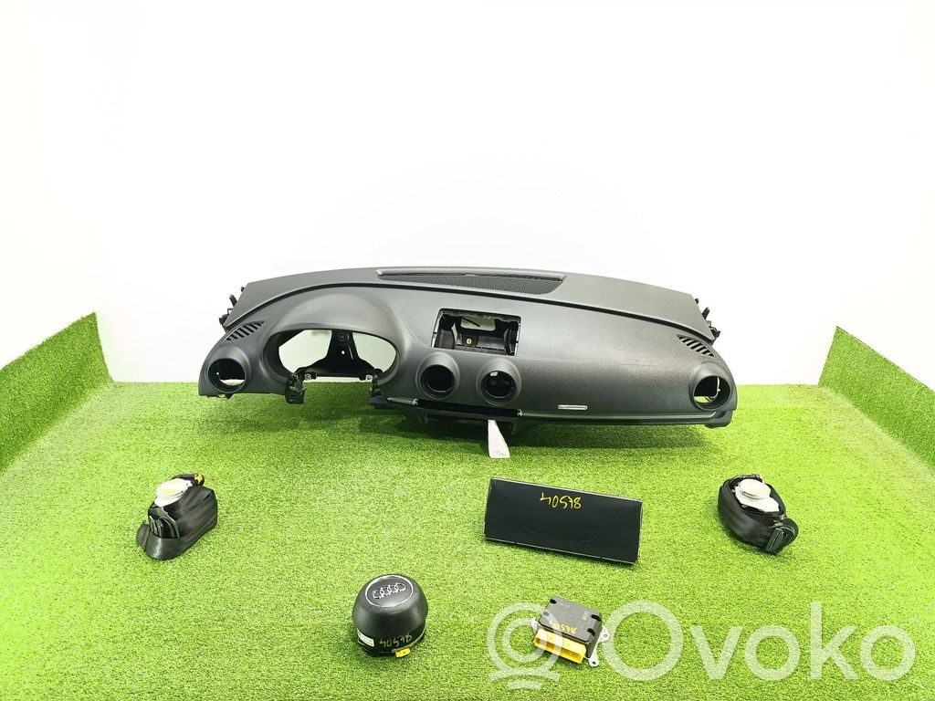 Audi A3 S3 8V Oro pagalvių komplektas su panele 