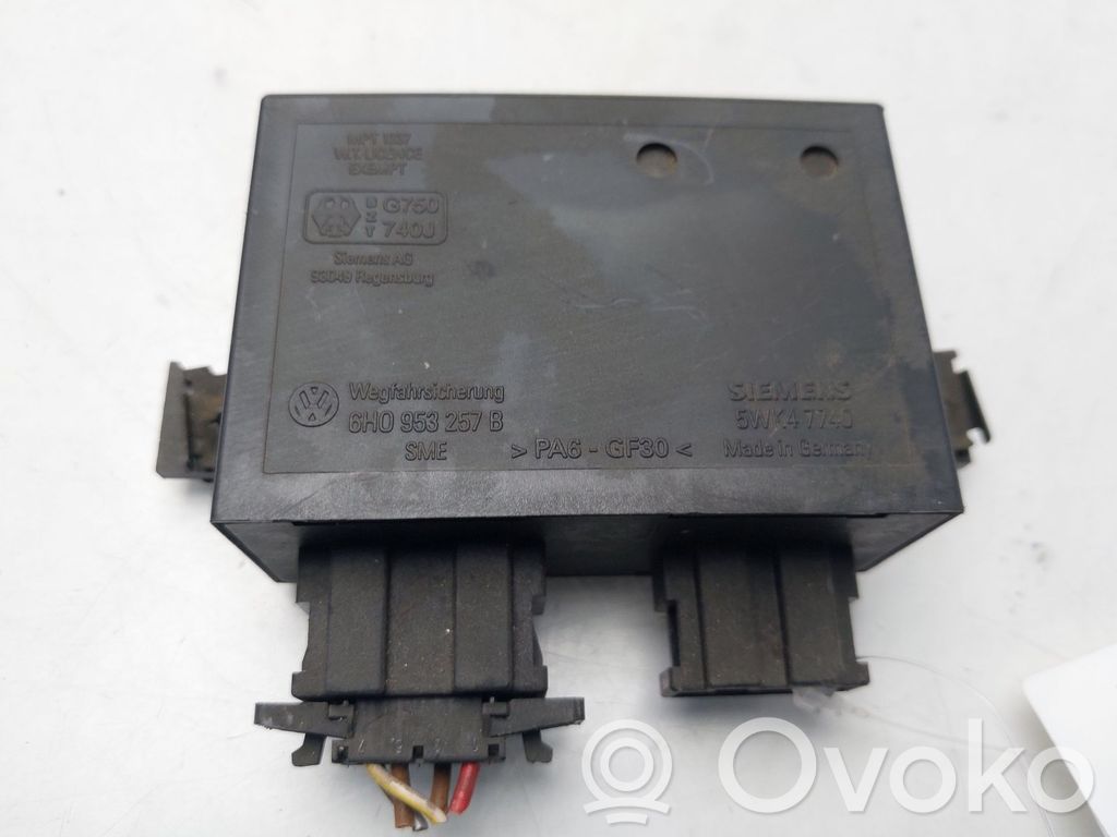 Volkswagen Polo II 86C 2F Sonstige Steuergeräte / Module 
