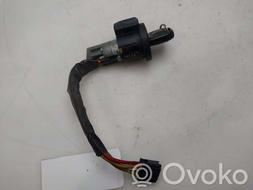 Renault Clio II Užvedimo spynelė 