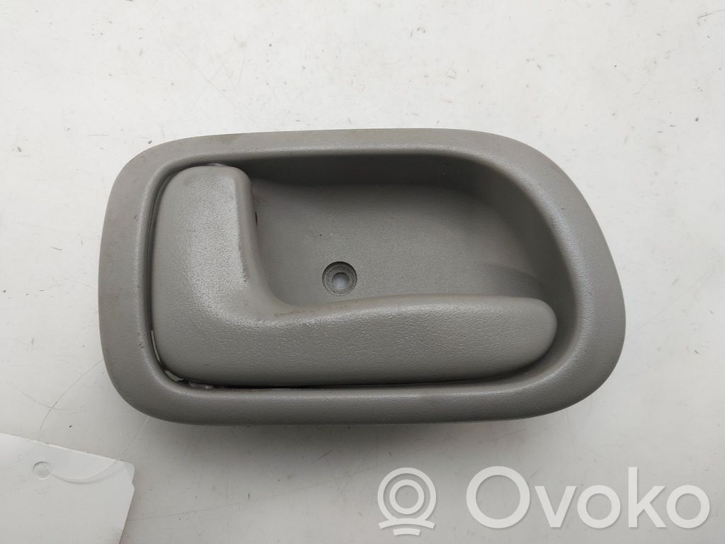 Toyota Corolla E110 Manecilla interna puerta delantera 