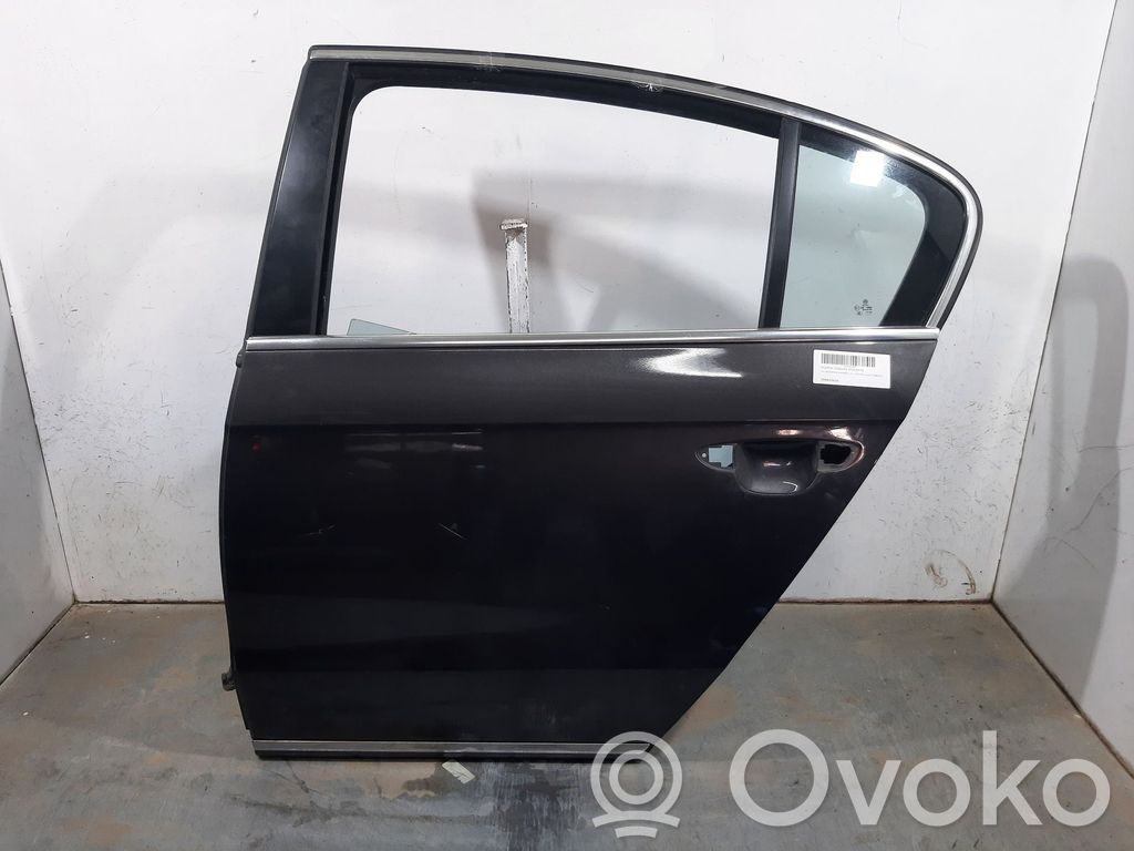 Puerta trasera   3AE833055