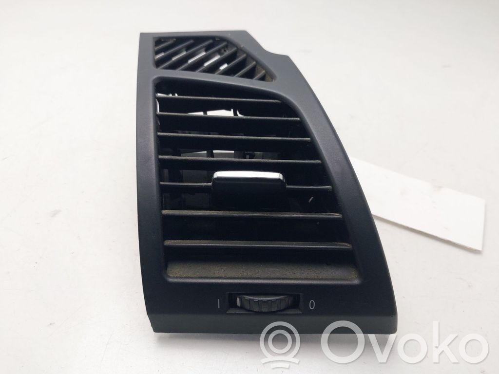 BMW 1 E81 E87 Griglia di ventilazione centrale cruscotto