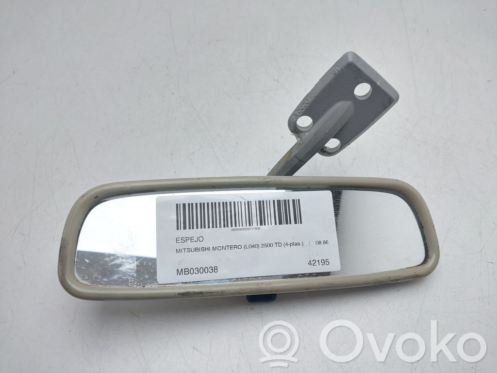 Lusterko wsteczne   MB030038