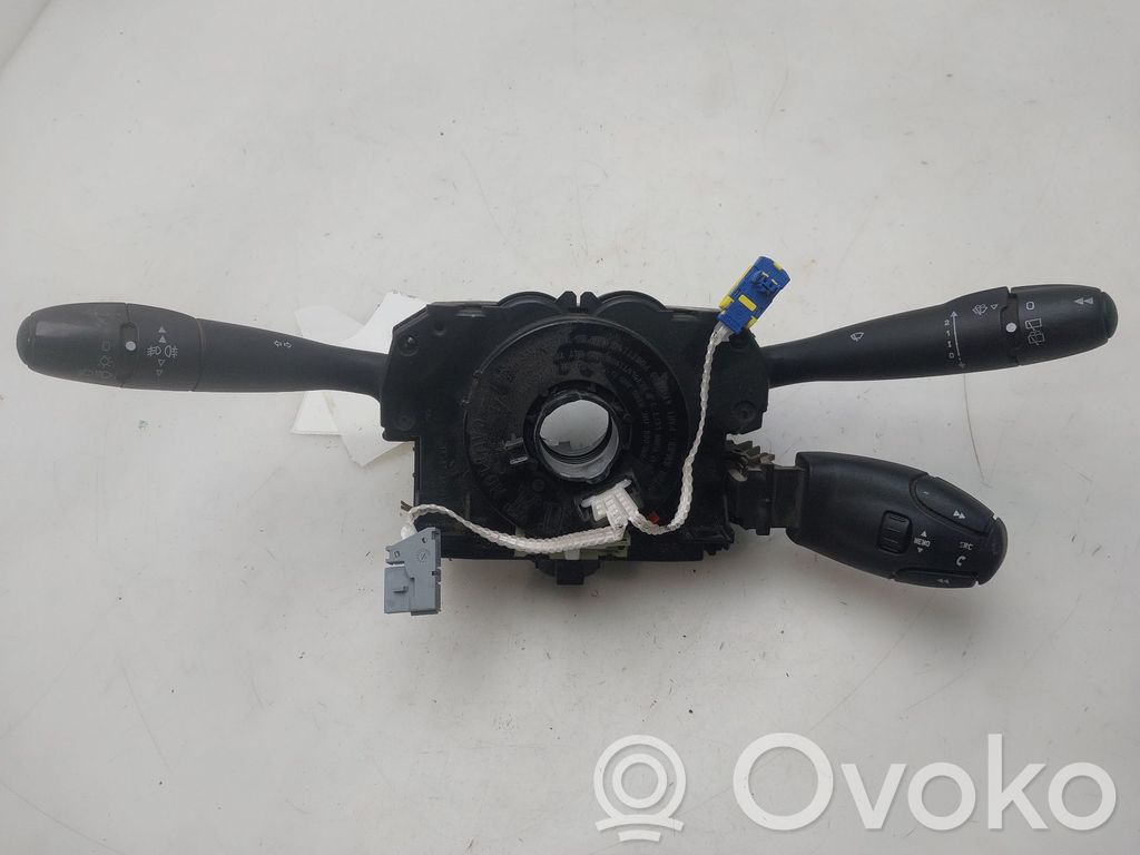 Peugeot 308 SW  Boutons / interrupteurs volant 