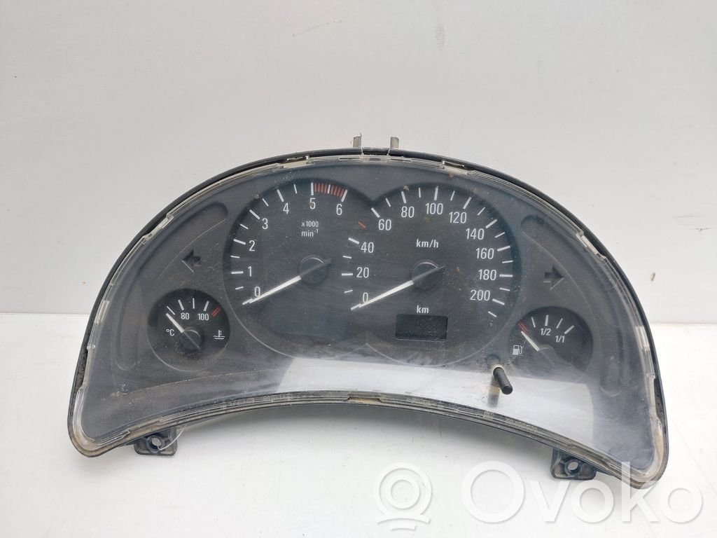 Opel Combo C Geschwindigkeitsmesser Cockpit