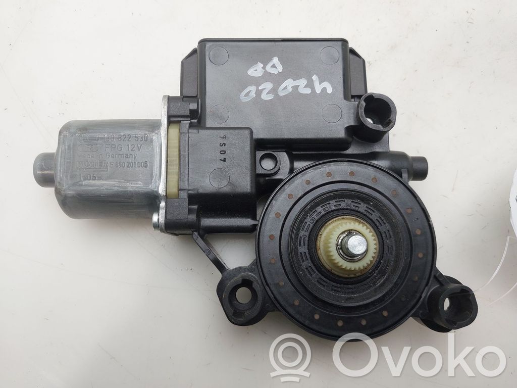 Volkswagen Polo V 6R Silnik regulatora szyby drzwi przednich 