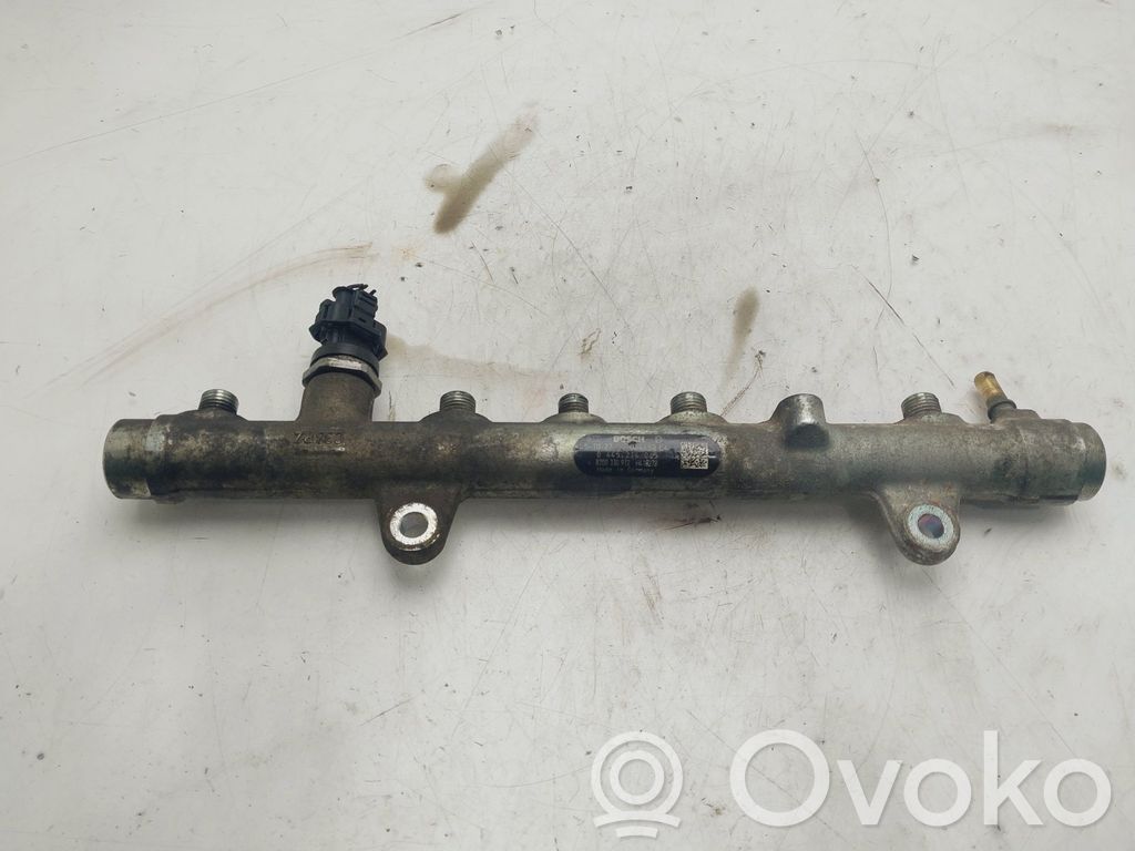 Renault Trafic II (X83) Kraftstoffverteiler Einspritzleiste Verteilerrohr 
