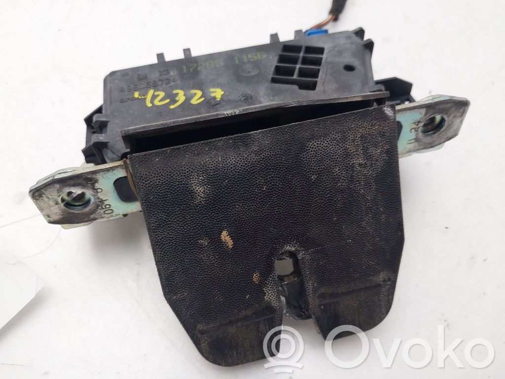 Opel Zafira B Zamek klapy tylnej / bagażnika 