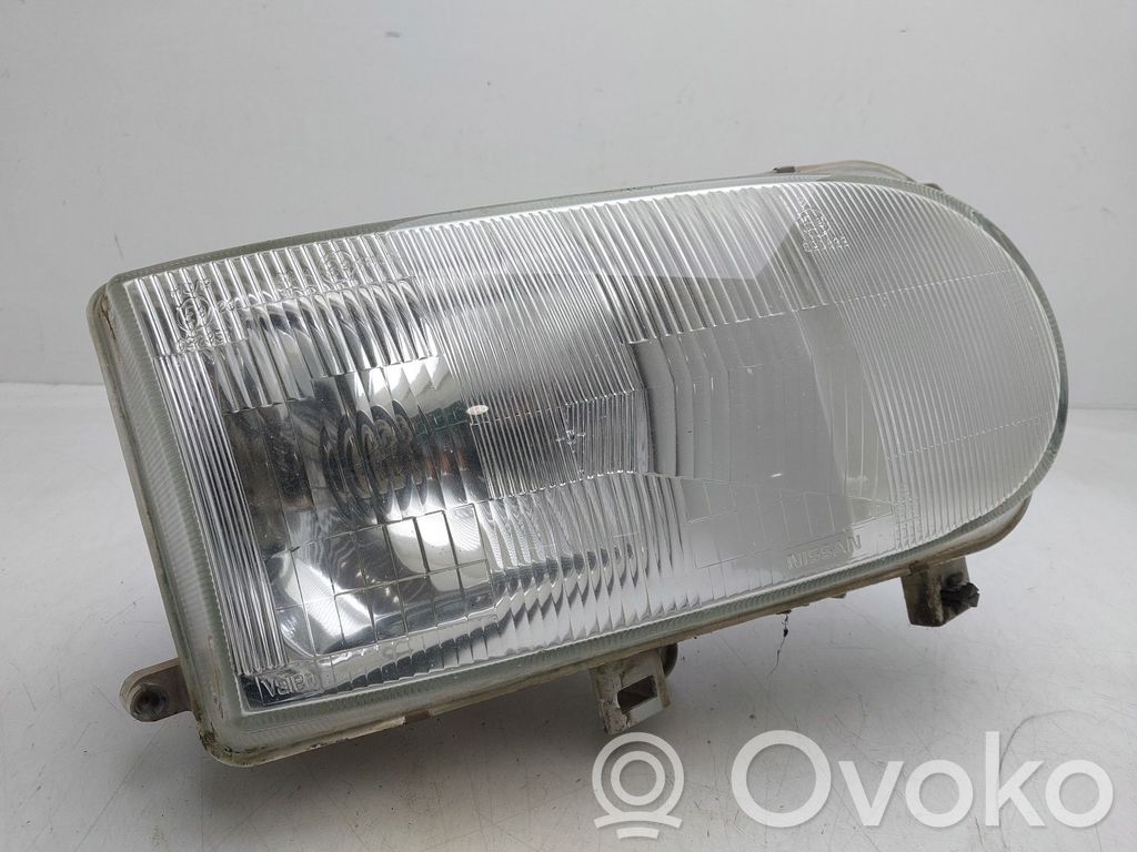 Nissan Serena Lampa przednia