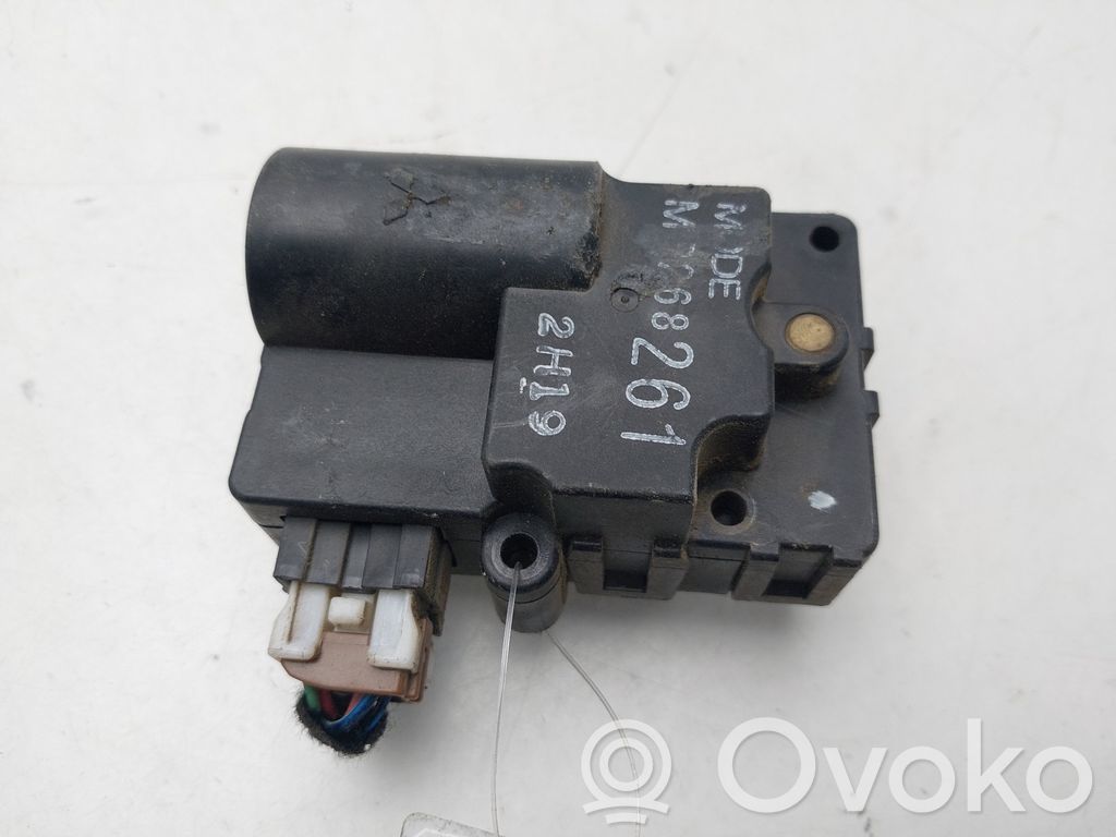 Mitsubishi Carisma Motor/activador trampilla de calefacción 