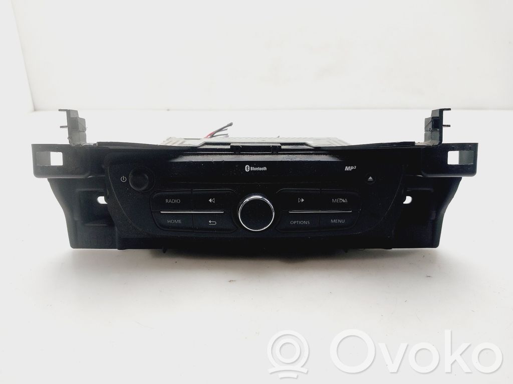 Renault Kangoo II Panel / Radioodtwarzacz CD/DVD/GPS