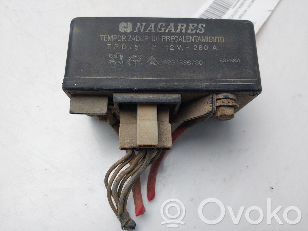 Peugeot 205 Kvēlsveču relejs