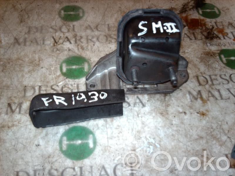 Engine mount bracket
