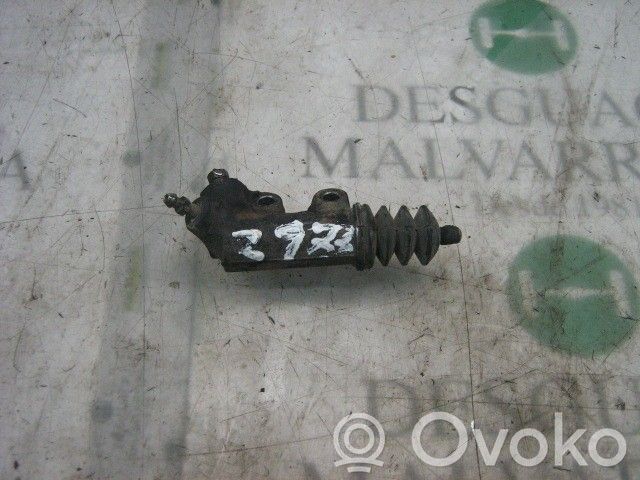 Toyota Corolla E110 Cilindro secondario della frizione