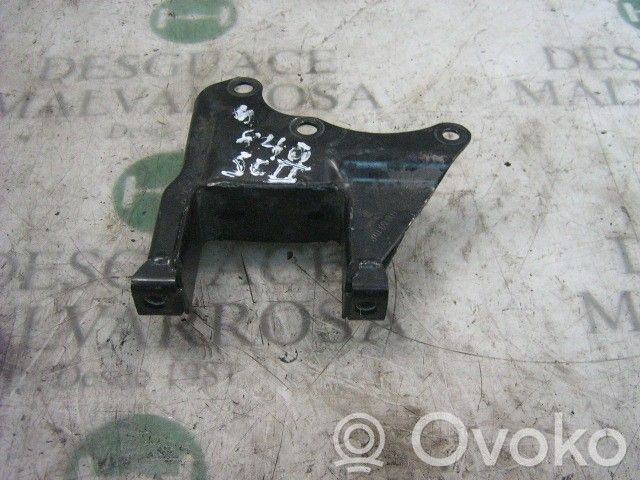 Soporte de montaje del motor