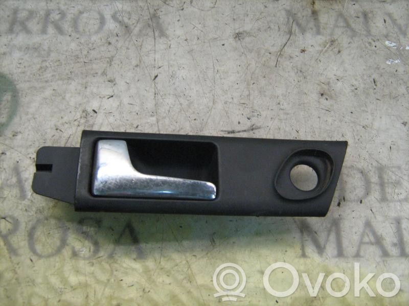 Manecilla interna puerta trasera   4A0839019