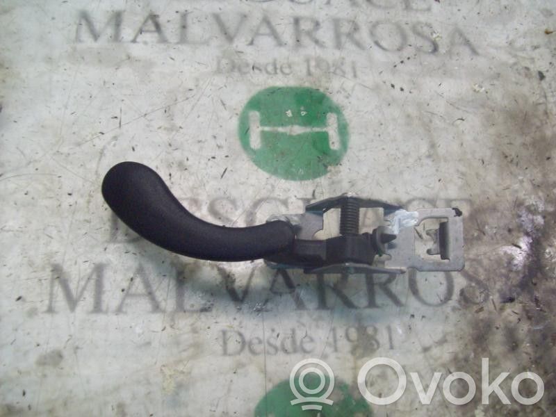 Manecilla interna puerta delantera